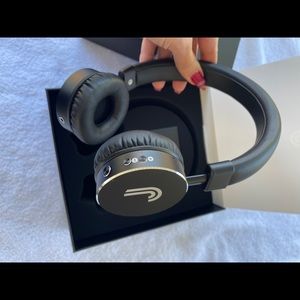 High Quality wireless headphones by Fanstereo made for Uber brand new